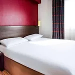 Ibis Styles Centre Place Royale Hotel 3*