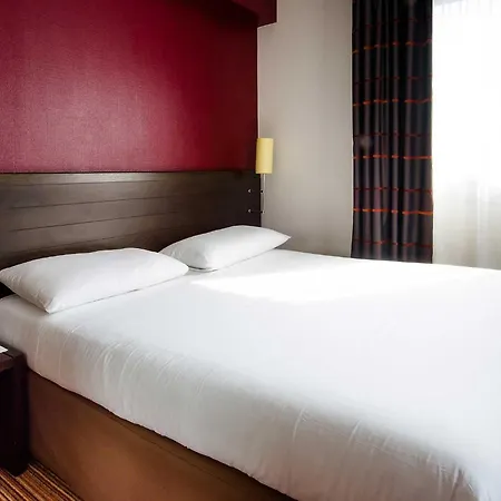 Ibis Styles Centre Place Royale 3* نانت