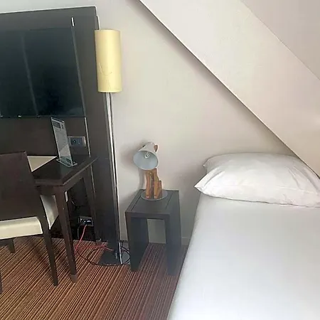 Ibis Styles Centre Place Royale 3* نانت