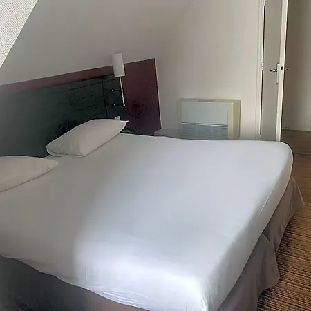 Ibis Styles Centre Place Royale 3* نانت