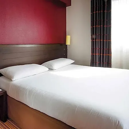 Ibis Styles Centre Place Royale 3* نانت