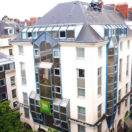 מלון Ibis Styles Centre Place Royale 3*