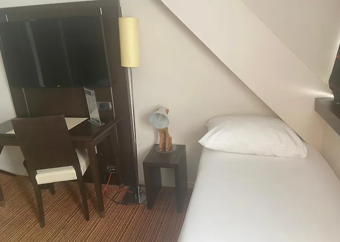 Hotel Ibis Styles Centre Place Royale 3*