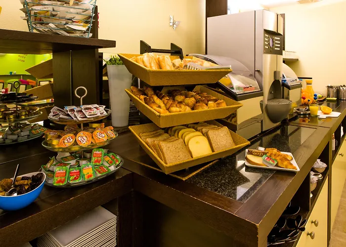 Hotel Ibis Styles Centre Place Royale 3*