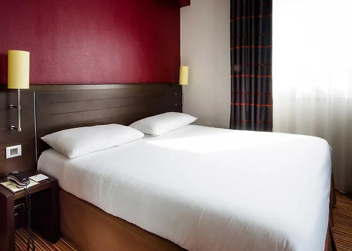 Hotel Ibis Styles Centre Place Royale 3*