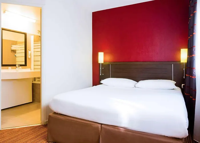 Hotel Ibis Styles Centre Place Royale 3*