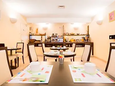 Ibis Styles Centre Place Royale Hotel