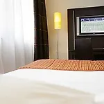 宜必思式南特中心皇家广场酒店 3* 南特