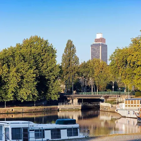 Ibis Styles Centre Place Royale מלון 3*