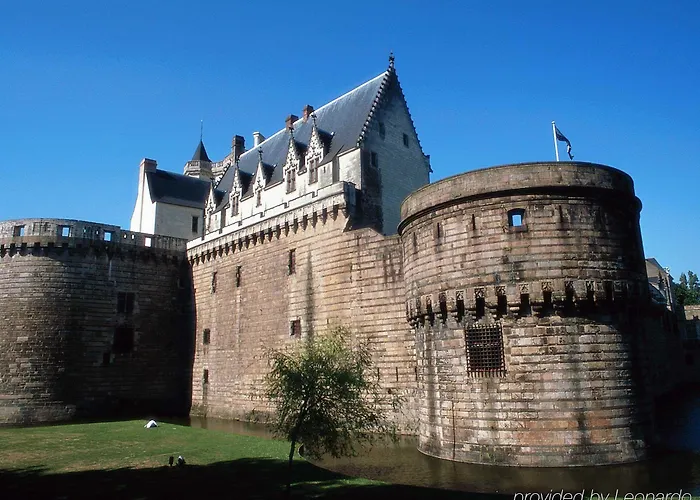 Ibis Styles Centre Place Royale Hotel 3*